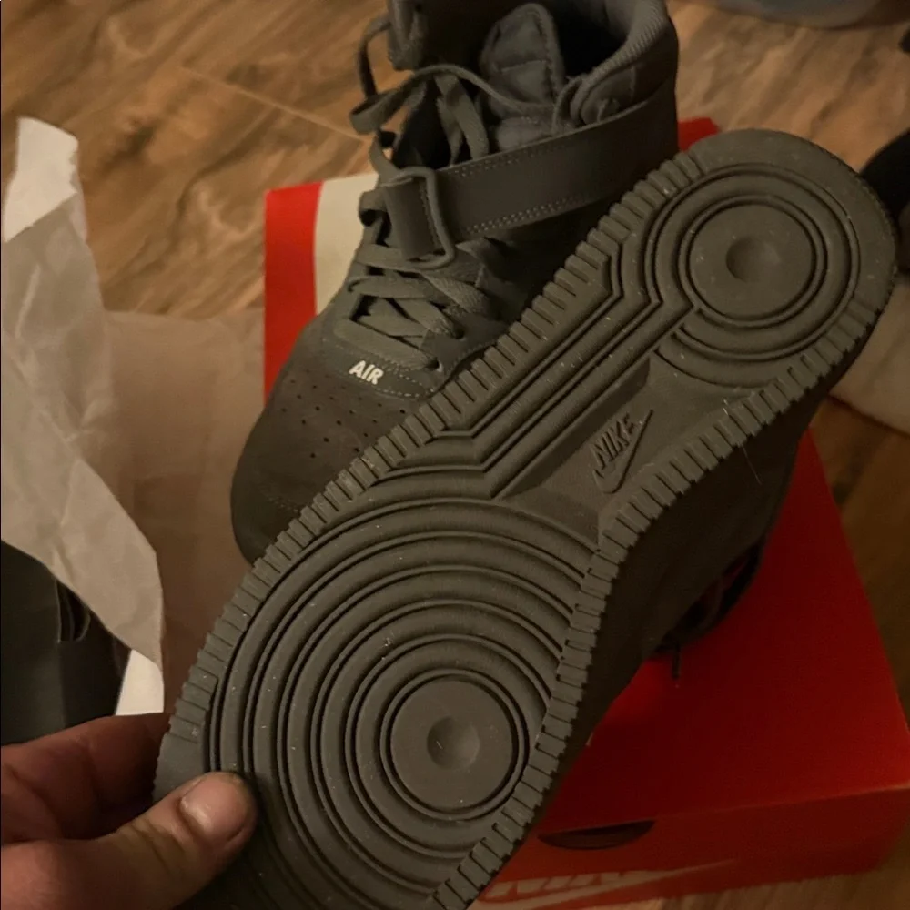 Men's Gray Athletic Shoes - Picture 3 of 4